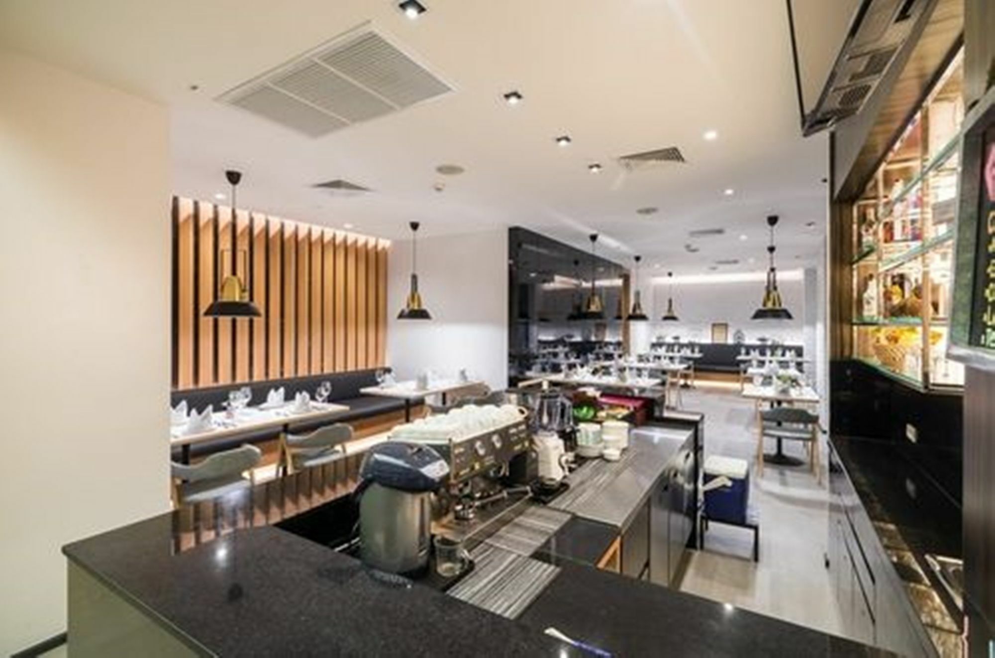 Sea Me Spring Hotel Pattaya Εξωτερικό φωτογραφία